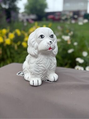 Staffordshire vintage toilet bathroom ceramic. Holder brush dog